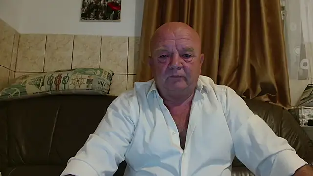 Snapshot of fullballs6 chatting on 24, 9, 2025 fullballs6 online show from 24, 9, 2025