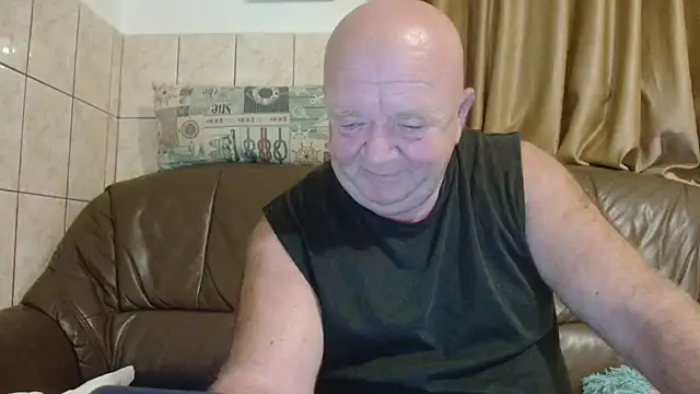 Snapshot of fullballs6 chatting on 2, 10, 2025 fullballs6 online show from 2, 10, 2025