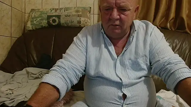 Snapshot of fullballs6 chatting on 14, 10, 2025 fullballs6 online show from 14, 10, 2025