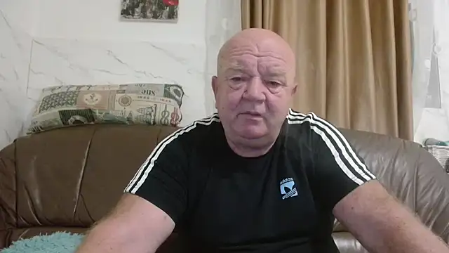 Snapshot of fullballs6 chatting on 10, 11, 2025 fullballs6 online show from 10, 11, 2025