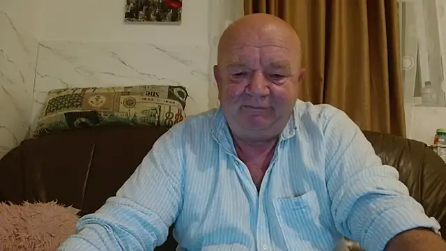 Snapshot of fullballs6 chatting on 12, 11, 2025 fullballs6 online show from 12, 11, 2025