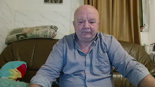 Snapshot of fullballs6 chatting on 19, 12, 2025 fullballs6 online show from 19, 12, 2025