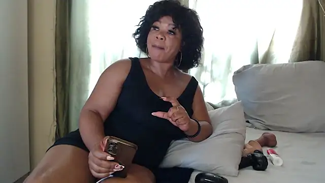 Foxybrownxx1 online show from 15, 1, 2026