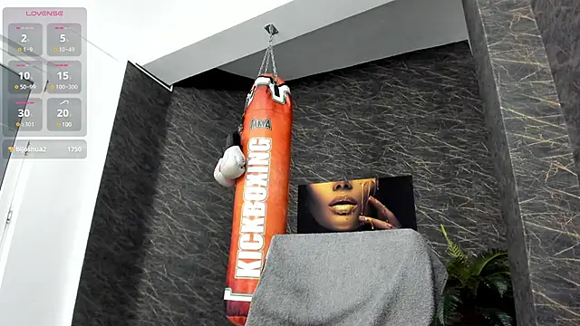 leonardsmith01 online show from 3, 2, 2025