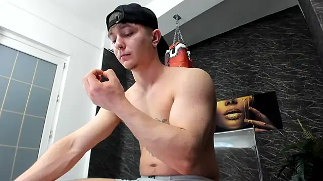 leonardsmith01 online show from 10, 2, 2025