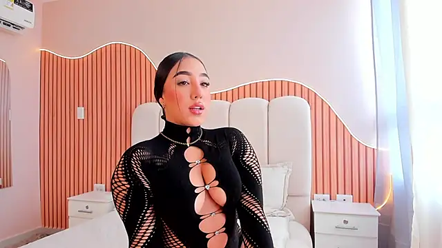 Snapshot of SofiiSweet_ chatting on 30, 10, 2025 SofiiSweet online show from 30, 10, 2025