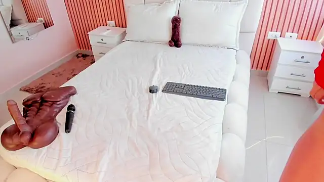 Snapshot of SofiiSweet_ chatting on 13, 11, 2025 SofiiSweet online show from 13, 11, 2025