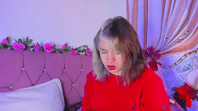 Snapshot of GilaKat chatting on 5, 12, 2024 GilaKat online show from 5, 12, 2024