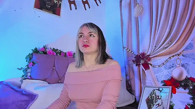 Snapshot of GilaKat chatting on 10, 12, 2024 GilaKat online show from 10, 12, 2024