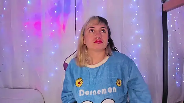 Snapshot of GilaKat chatting on 15, 1, 2025 GilaKat online show from 15, 1, 2025