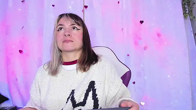 Snapshot of GilaKat chatting on 28, 2, 2025 GilaKat online show from 28, 2, 2025