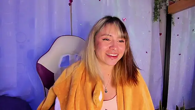 Snapshot of GilaKat chatting on 7, 3, 2025 GilaKat online show from 7, 3, 2025