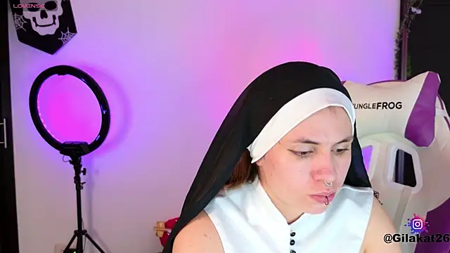 Snapshot of GilaKat chatting on 28, 10, 2025 GilaKat online show from 28, 10, 2025