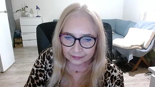 sofia xkiss online show from 4, 2, 2025