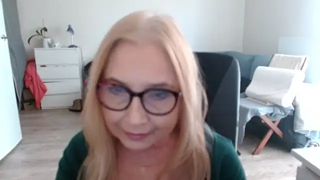 sofia xkiss online show from 17, 2, 2025