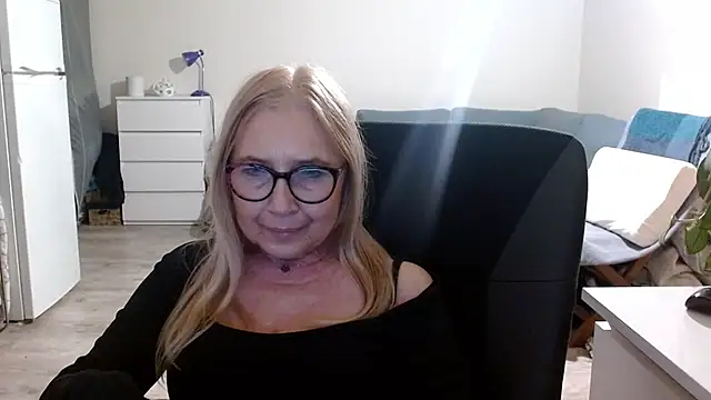 sofia xkiss online show from 16, 3, 2025