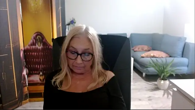 sofia xkiss online show from 18, 9, 2025