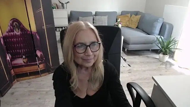 sofia xkiss online show from 16, 3, 2026