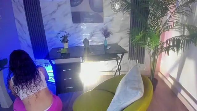 Snapshot of SofiaGomez420 chatting on 6, 2, 2025 SofiaGomez420 online show from 6, 2, 2025