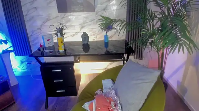 Snapshot of SofiaGomez420 chatting on 8, 2, 2025 SofiaGomez420 online show from 8, 2, 2025