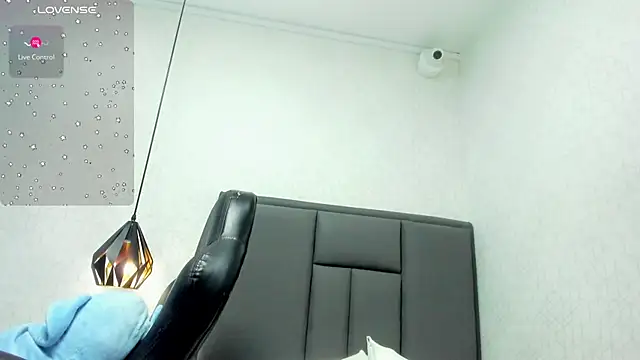 Snapshot of MAILYLOVE1 chatting on 4, 2, 2025 MAILYLOVE1 online show from 4, 2, 2025