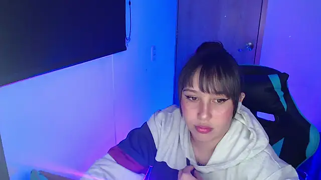 Skarlet Adams28 online show from 21, 4, 2026