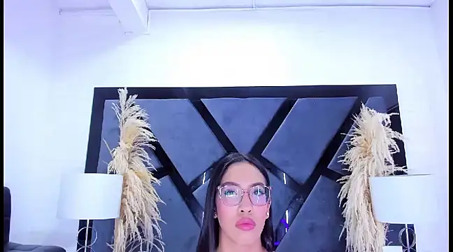 KylieWhite online show from 19, 2, 2025