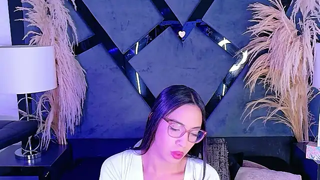 KylieWhite online show from 30, 10, 2025