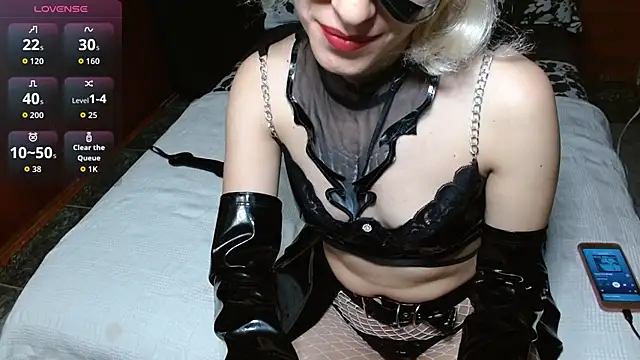 Snapshot of Persefonefire chatting on 26, 11, 2025 Persefonefire online show from 26, 11, 2025