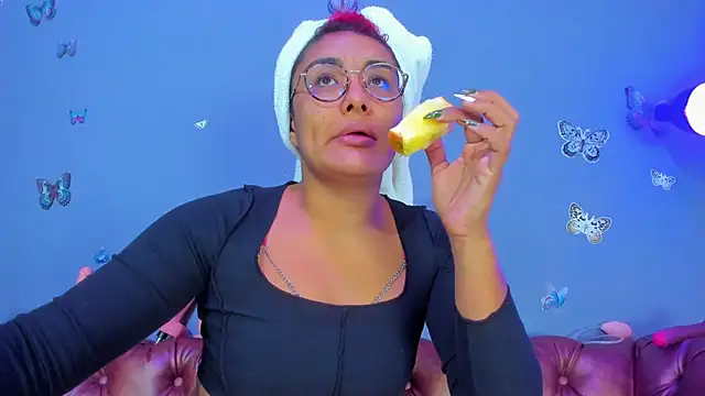 Kaira mosse online show from 3, 4, 2026