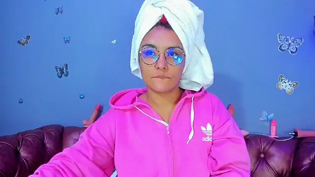 Kaira mosse online show from 19, 4, 2026