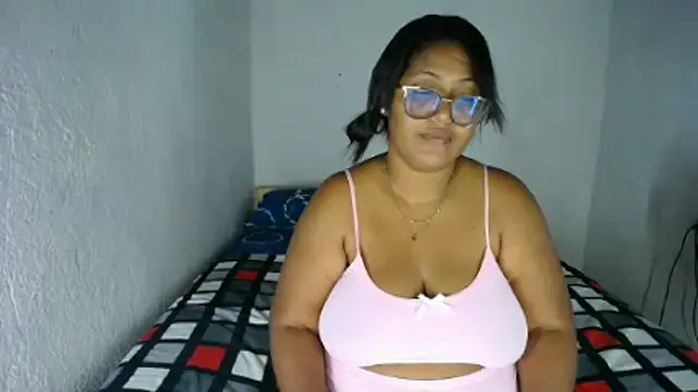 Snapshot of miajoseph_ chatting on 7, 1, 2026 miajoseph online show from 7, 1, 2026