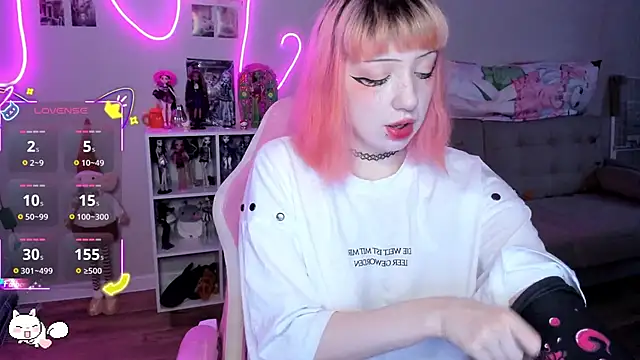 Snapshot of SweetieMollyy chatting on 7, 11, 2025 SweetieMollyy online show from 7, 11, 2025