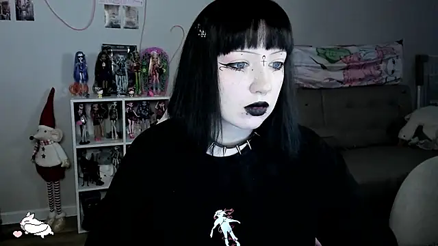 Snapshot of SweetieMollyy chatting on 18, 11, 2025 SweetieMollyy online show from 18, 11, 2025