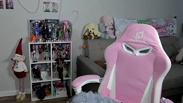 Snapshot of SweetieMollyy chatting on 21, 11, 2025 SweetieMollyy online show from 21, 11, 2025