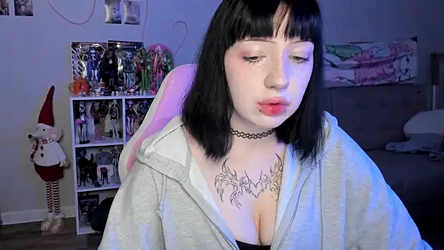 Snapshot of SweetieMollyy chatting on 25, 11, 2025 SweetieMollyy online show from 25, 11, 2025