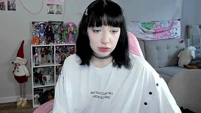 Snapshot of SweetieMollyy chatting on 1, 12, 2025 SweetieMollyy online show from 1, 12, 2025