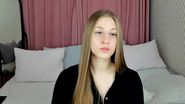 Snapshot of BritneyCruze chatting on 10, 12, 2024 BritneyCruze online show from 10, 12, 2024
