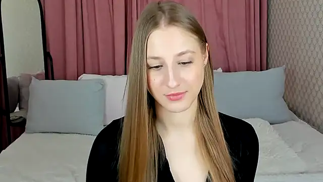 Snapshot of BritneyCruze chatting on 3, 2, 2025 BritneyCruze online show from 3, 2, 2025