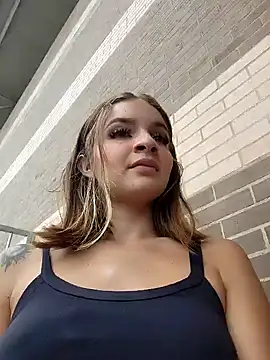 Alicia barbie online show from 28, 1, 2025