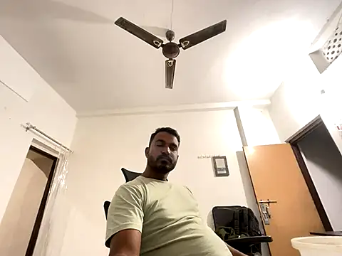 Snapshot of real_meet_girl_finding_in chatting on 3, 12, 2024 real meet girl finding in online show from 3, 12, 2024