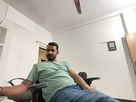 Snapshot of real_meet_girl_finding_in chatting on 4, 12, 2024 real meet girl finding in online show from 4, 12, 2024