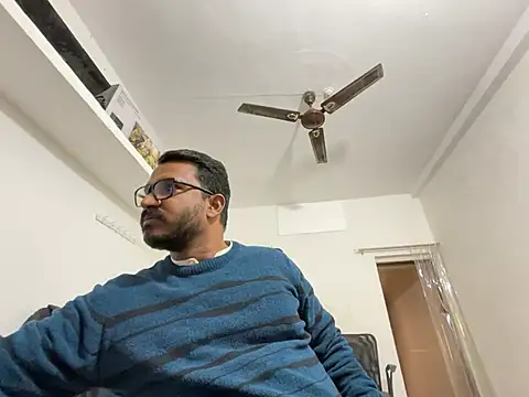 Snapshot of real_meet_girl_finding_in chatting on 18, 12, 2024 real meet girl finding in online show from 18, 12, 2024