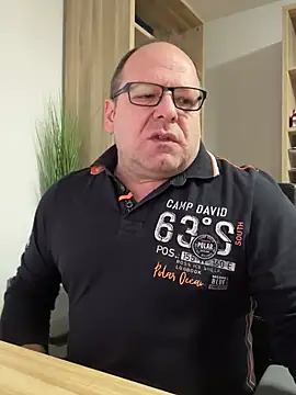 coupleLatinaLovers online show from 20, 1, 2025