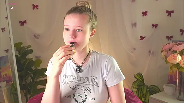 MaydaFoulk online show from 18, 4, 2026