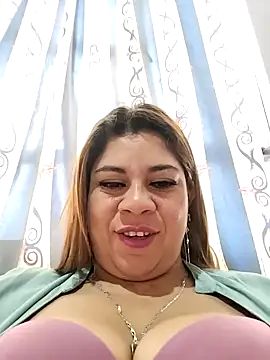 Laura-Hernandez online show from 24, 9, 2025