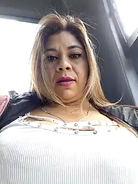 Laura-Hernandez online show from 8, 11, 2025