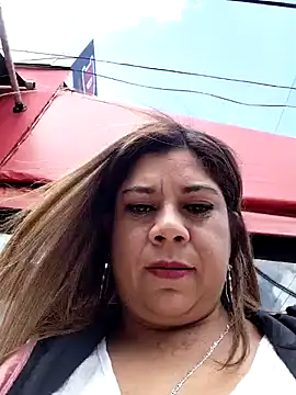 Laura-Hernandez online show from 18, 11, 2025