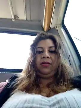Snapshot of Laura-Hernandez chatting on 23, 6, 2026 Laura-Hernandez online show from 23, 6, 2026