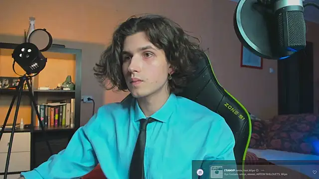 Snapshot of daddyMarty420 chatting on 1, 11, 2025 daddyMarty420 online show from 1, 11, 2025